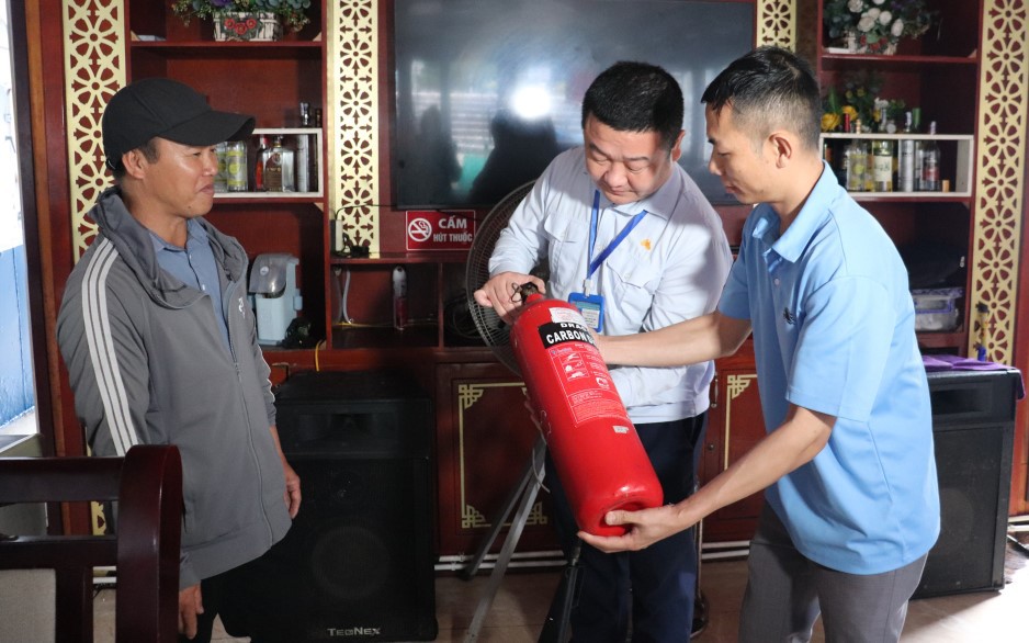 Quảng Ninh đồng bộ giải ph&aacute;p bảo đảm an to&agrave;n du lịch tr&ecirc;n vịnh Hạ Long - Ảnh 5.