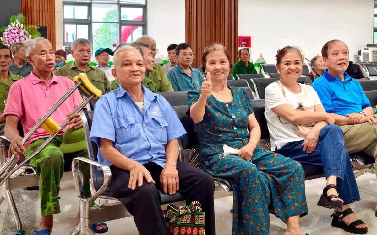 Gần 300 người có công được Bệnh viện Việt Đức khám sức khỏe miễn phí tại Ninh Bình