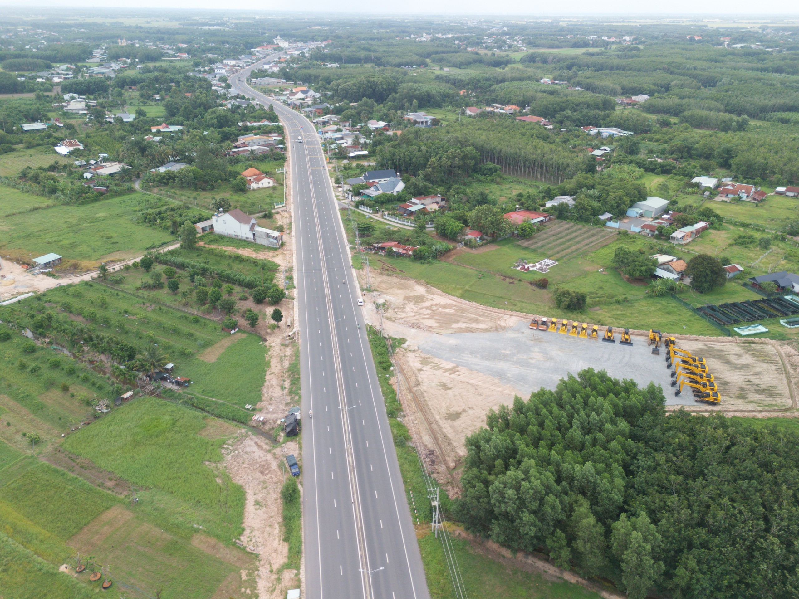 Cao tốc TP.HCM - Mộc Bài đồng loạt triển khai nhiều mũi thi công Cao tốc TP.HCM - Mộc Bài: Bắt đầu triển khai nhiều mũi thi công - Ảnh 1.