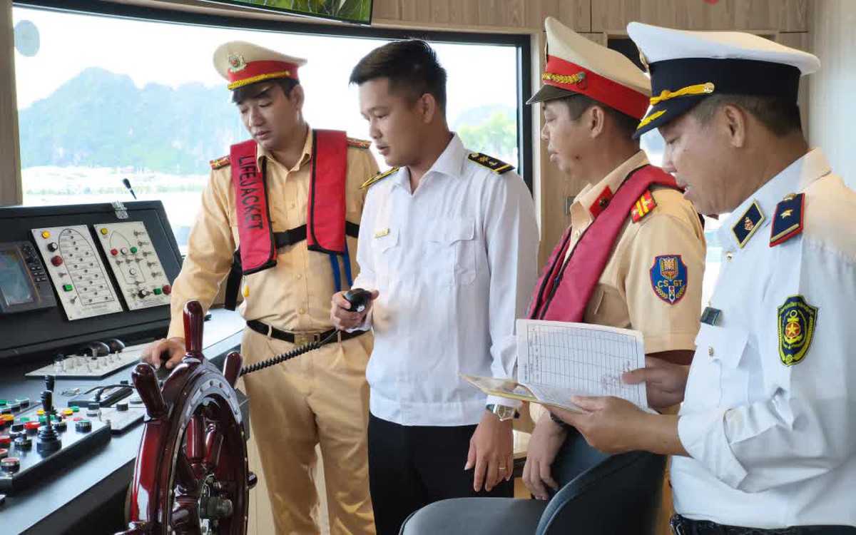 Quảng Ninh đồng bộ giải pháp đảm bảo an toàn du lịch trên vịnh Hạ Long