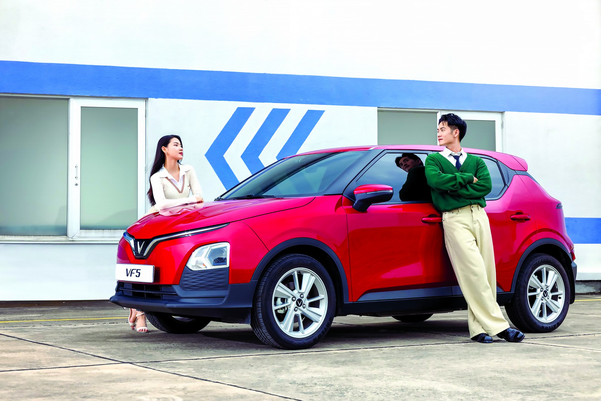 Xe điện v&agrave; hybrid bứt tốc chiếm lĩnh thị phần - Ảnh 1.