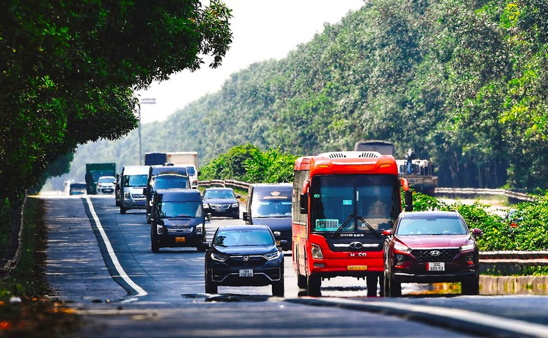 Công bố quy hoạch đường bộ mới: Đến năm 2050 cả nước có hơn 10.000km đường cao tốc Quy hoạch đường bộ mới, đến năm 2050 cả nước có hơn 10.000 km đường cao tốc - Ảnh 2.
