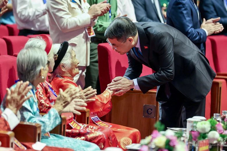 Hội nghị tri ân người có công toàn quốc: Khắc ghi những hy sinh vì Tổ quốc Hội nghị tri ân người có công toàn quốc: Khắc ghi những hy sinh vì Tổ quốc - Ảnh 1.
