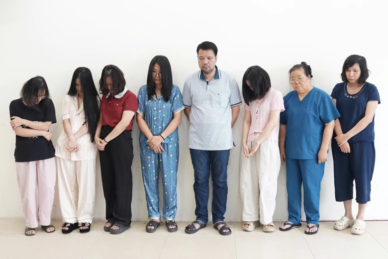 Nghệ An: Triệt phá đường dây "vẽ bệnh", khởi tố 10 bị can - Ảnh 2.