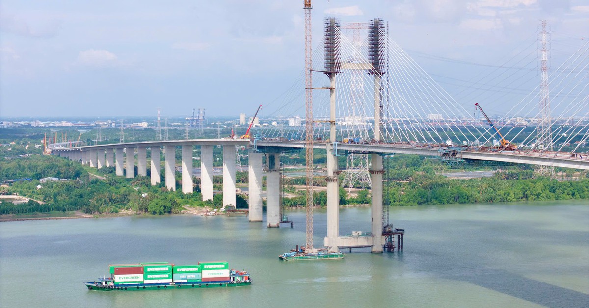 Cầu Phước Khánh hợp long, tiến gần ngày thông xe kết nối miền Tây với sân bay Long Thành
