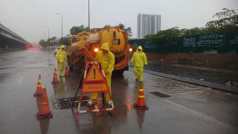 Hà Nội: Mưa trên diện rộng gây úng ngập, nước rút nhanh