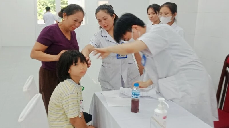 Khám, phẫu thuật điều trị khuyết tật cho trẻ em có hoàn cảnh khó khăn ở Thái Nguyên