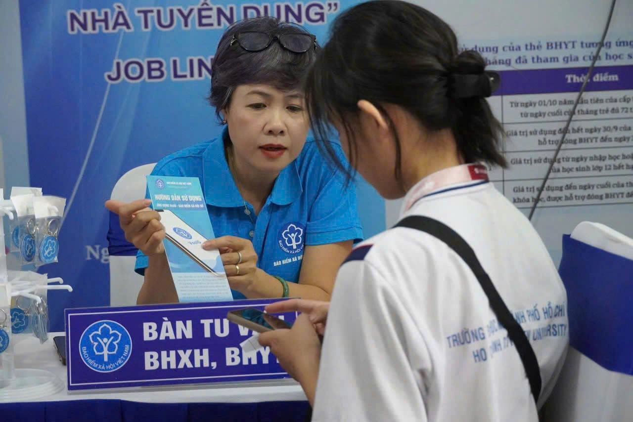 Người lao động làm việc không trọn thời gian vẫn phải tham gia BHXH bắt buộc nếu đáp ứng điều kiện theo quy định của Luật BHXH. Người lao động làm việc không trọn thời gian vẫn phải tham gia BHXH bắt buộc nếu đáp ứng điều kiện theo quy định của Luật BHXH.