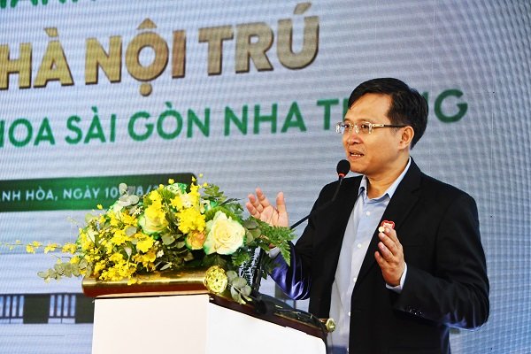 &Ocirc;ng Huỳnh L&ecirc; Đức- Tổng Gi&aacute;m đốc T&acirc;p đo&agrave;n y khoa S&agrave;i G&ograve;n ph&aacute;t biểu