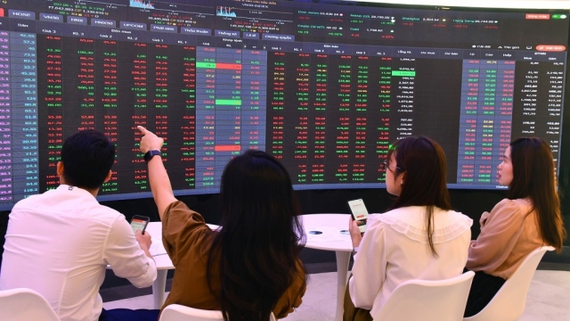 Chứng khoán phiên 11/8: VN-Index tiến sát ngưỡng 1.800 điểm, dòng tiền bắt đầu tìm lại nhóm dẫn dắt