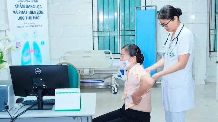 Tạo thuận lợi cho người dân trong tiếp cận dịch vụ y tế