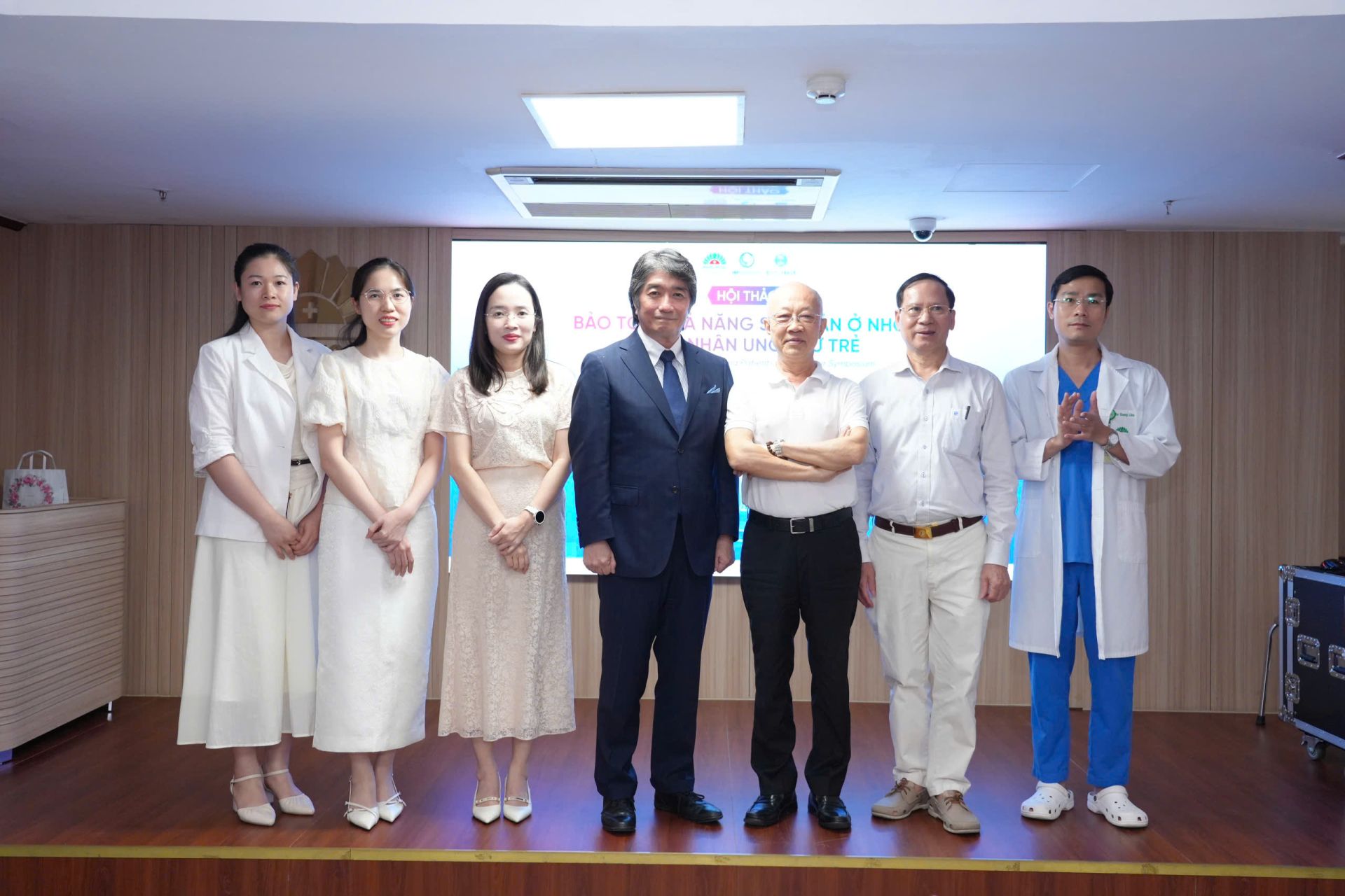 Hội thảo khoa học quy tụ c&aacute;c chuy&ecirc;n gia Ung bướu v&agrave; Hỗ trợ sinh sản của Việt Nam v&agrave; Nhật Bản (ảnh: BVHN)
