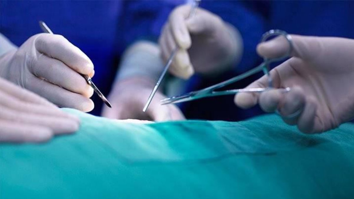 Phẫu thuật thoát vị đĩa đệm thường chỉ định khi cơn đau kéo dài, yếu cơ