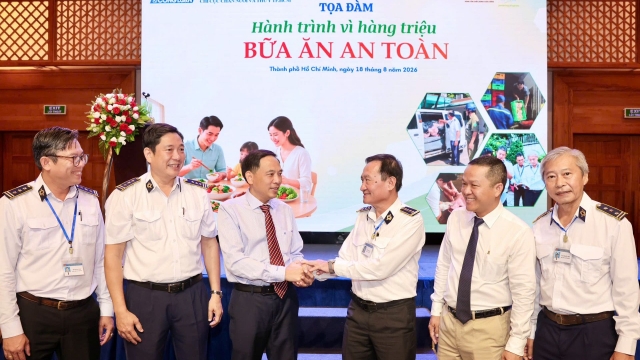 Đang diễn ra tọa đàm “Hành trình vì hàng triệu bữa ăn an toàn”