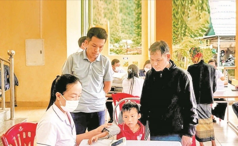 Khẩn trương khám sức khỏe định kỳ cho người dân