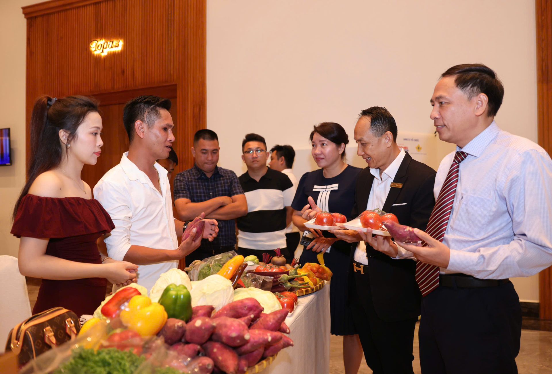 Đang diễn ra tọa đàm “Hành trình vì hàng triệu bữa ăn an toàn” Đang diễn ra tọa đàm “Hành trình vì hàng triệu bữa ăn an toàn”