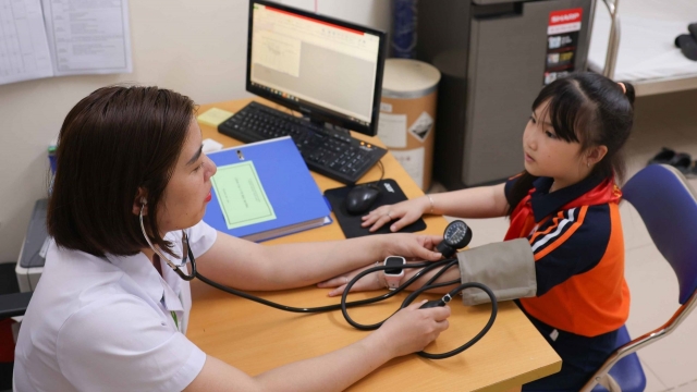 Khám sức khỏe miễn phí cho hơn 2,2 triệu trẻ em, học sinh Hà Nội