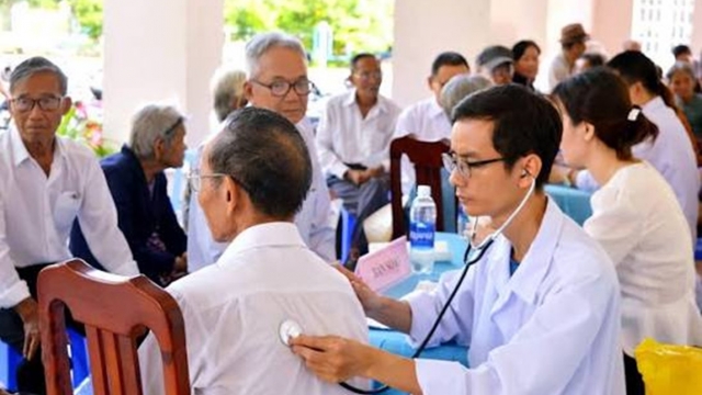 Khám và sàng lọc sức khỏe miễn phí cho 1.000 người cao tuổi tại TPHCM
