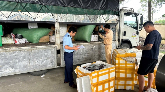 Thanh Hóa: Xử phạt 17 triệu đồng, tiêu hủy lô thực phẩm đông lạnh không rõ nguồn gốc