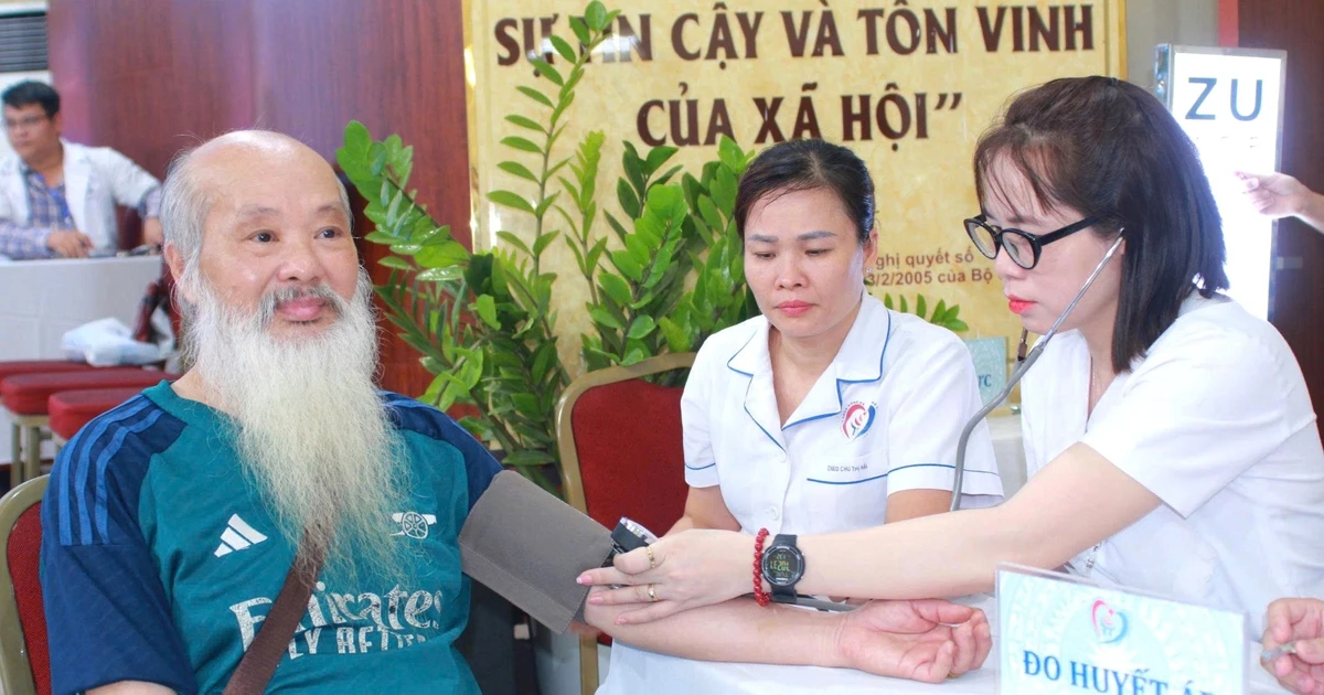 Khơi thông các nguồn lực tài chính hướng tới bảo hiểm y tế toàn dân