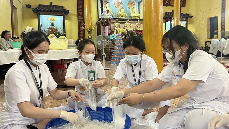Tháng 7 thăm “nhà thương” có hệ sinh thái ngập tràn thương yêu