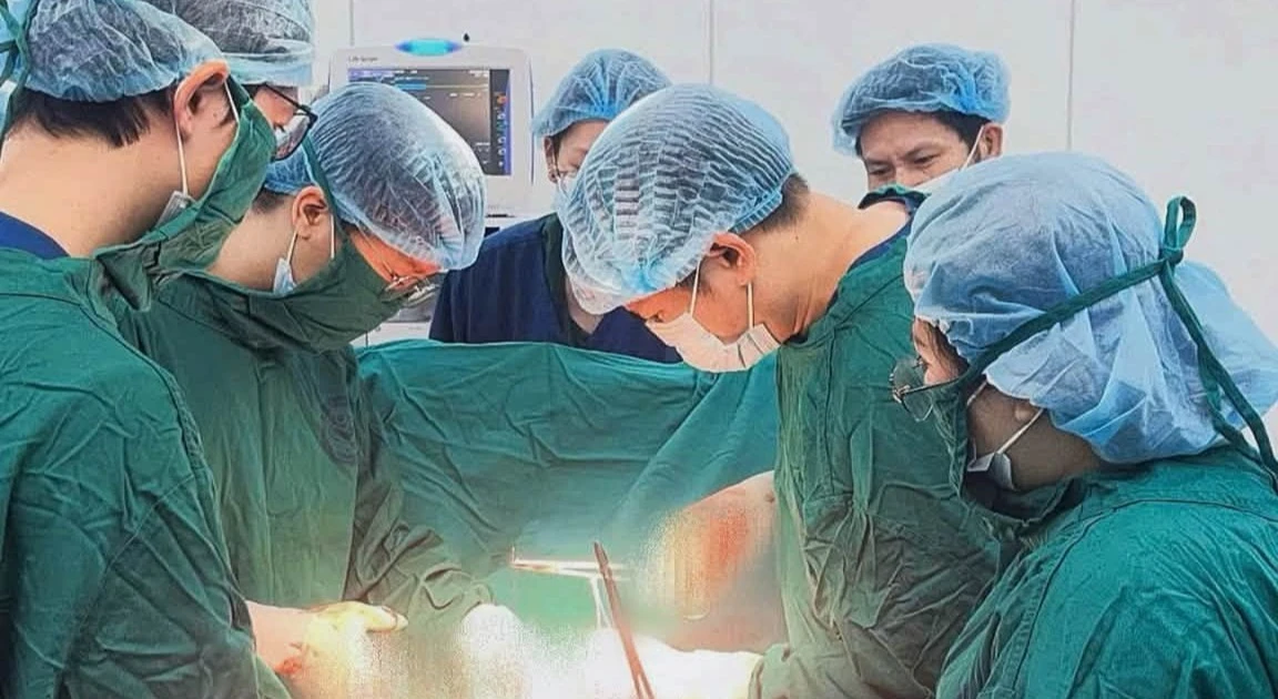 Tưởng chuyển dạ, thai phụ 36 tuần đối mặt biến chứng hy hữu