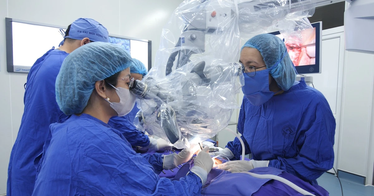 Bé trai 12 tuổi dị tật tai bẩm sinh, cholesteatoma phá hủy xương chũm
