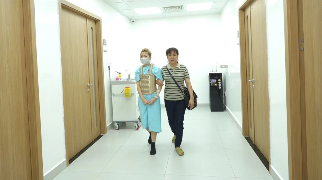Phát hiện sớm vẹo cột sống cực đại ở bệnh nhân Campuchia