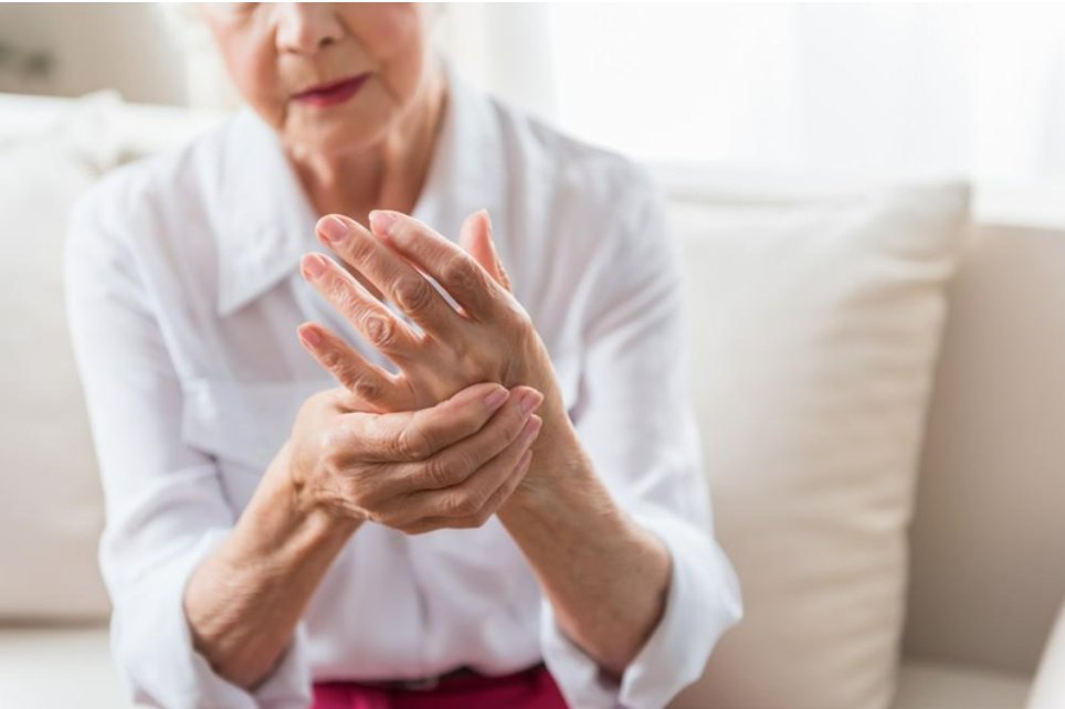 Tê hoặc yếu đột ngột một bên tay chân có thể là dấu hiệu nhồi máu não Tê hoặc yếu đột ngột một bên tay chân có thể là dấu hiệu nhồi máu não
