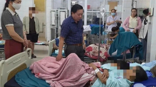 Quảng Trị: 42 người nghi ngộ độc sau khi ăn bánh mì tại tiệm mới khai trương