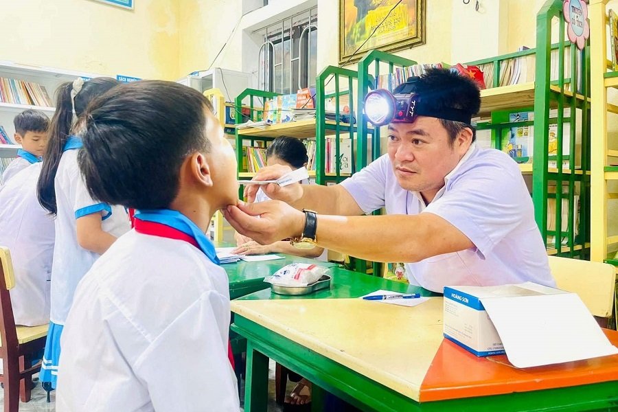 Học sinh các cơ sở giáo dục được kiểm tra sức khỏe, cập nhật dữ liệu lên Cổng dữ liệu sức khỏe quốc gia