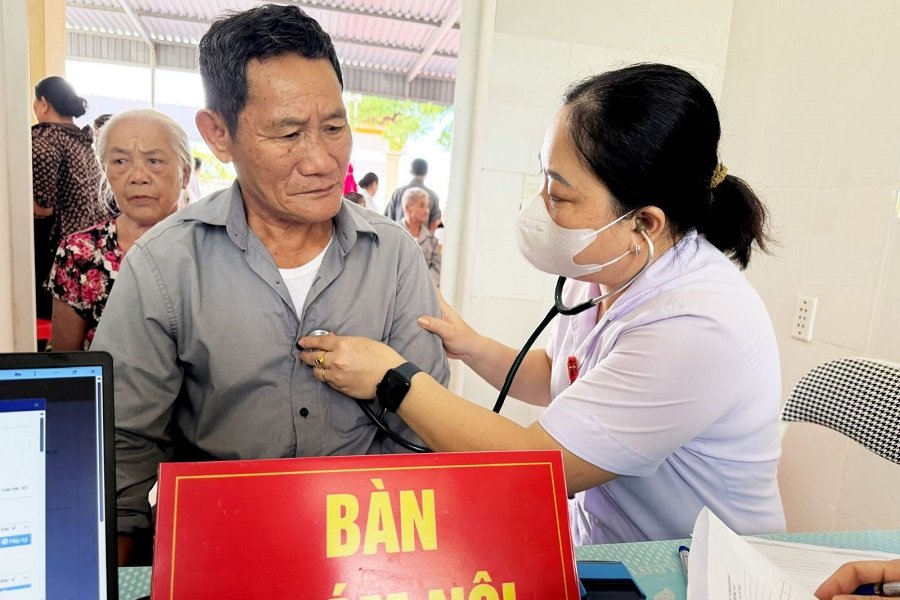 Đối tượng được ưu tiên khám là những người chưa được khám sức khỏe hoặc chưa tiếp cận dịch vụ y tế trong vòng 12 tháng qua