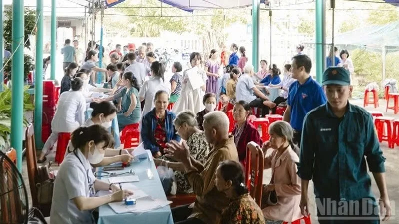 Tăng tốc hoàn thành khám sức khỏe toàn dân