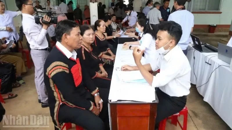 Chủ động chăm sóc, nâng cao sức khỏe người dân