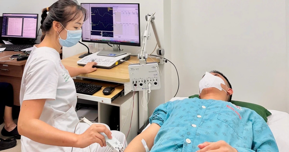 Tổn thương thần kinh, yếu tứ chi vì hít 50 quả bóng cười mỗi ngày