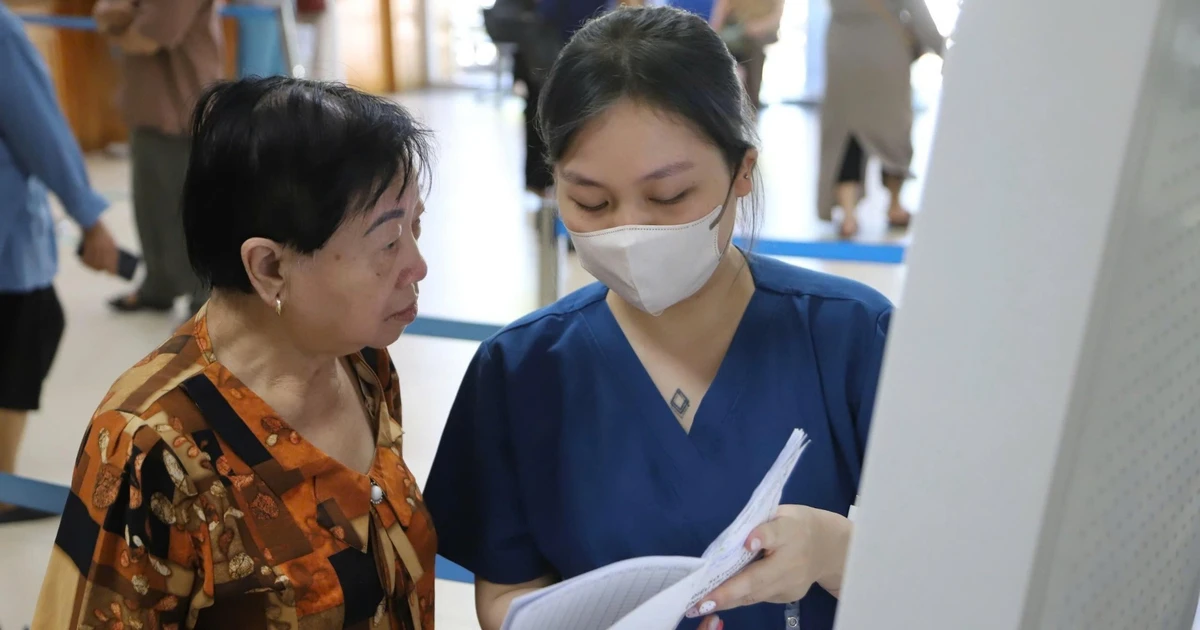 Tăng mạnh phụ cấp, tạo động lực giữ chân nhân viên y tế
