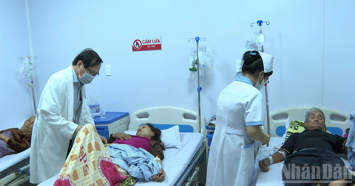 Quảng Ngãi: Làm rõ nguyên nhân khiến 18 người bị ngộ độc nhập viện sau khi ăn bánh mì
