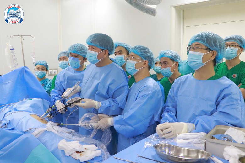 Chuyển giao thành công 2 ca ghép thận trong cùng một ngày Chuyển giao thành công 2 ca ghép thận trong cùng một ngày- Ảnh 1.