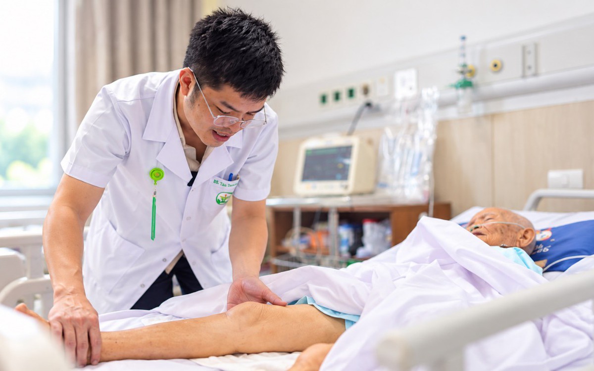 Phẫu thuật thay khớp háng thành công cho cụ bà 100 tuổi