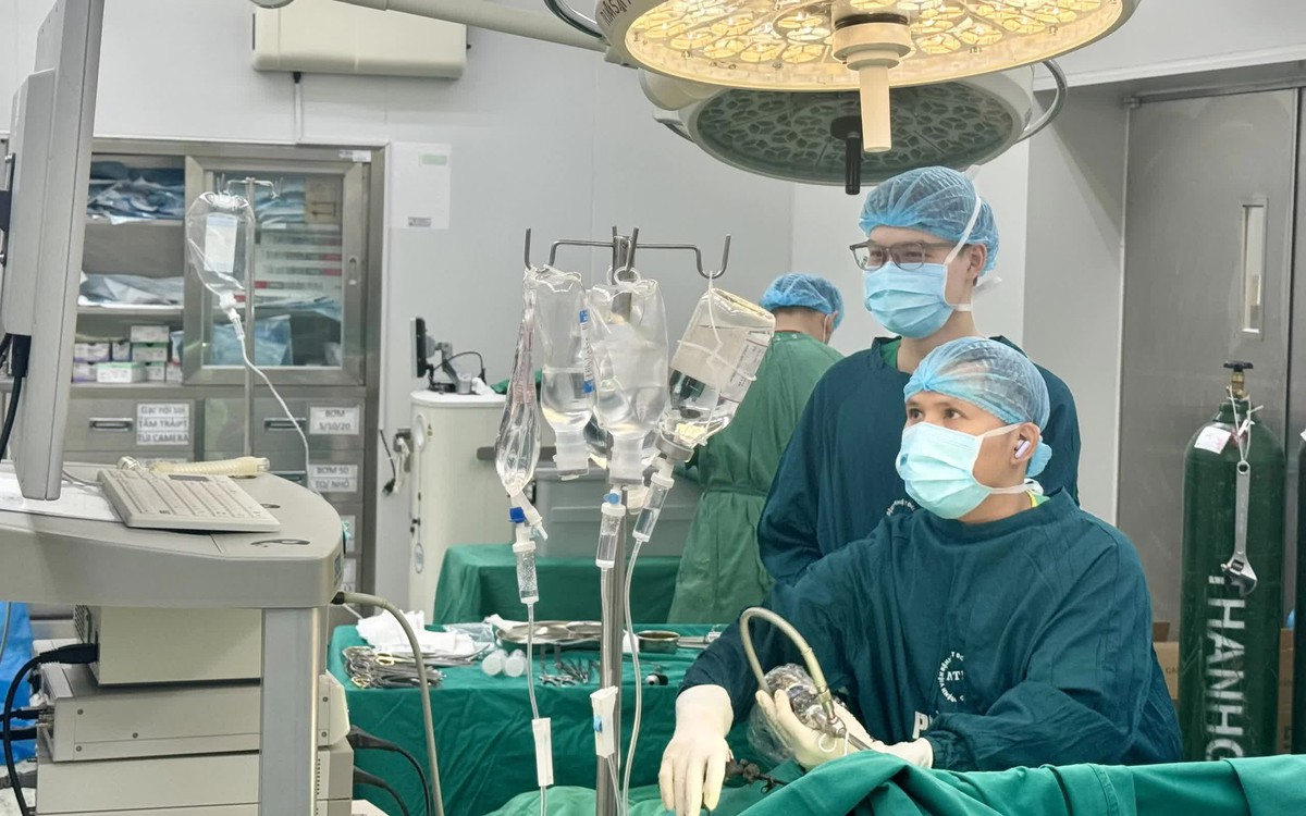 Ho ra đờm mùi lạ, phát hiện đường rò từ đại tràng lên phổi hiếm gặp
