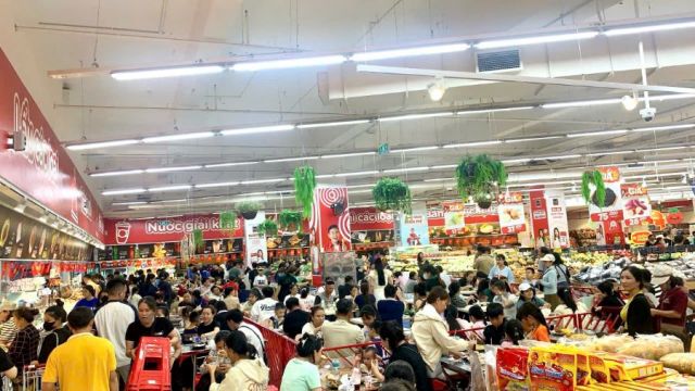 TP.HCM mở cao điểm kích cầu cuối năm, tăng nguồn hàng bình ổn phục vụ Tết