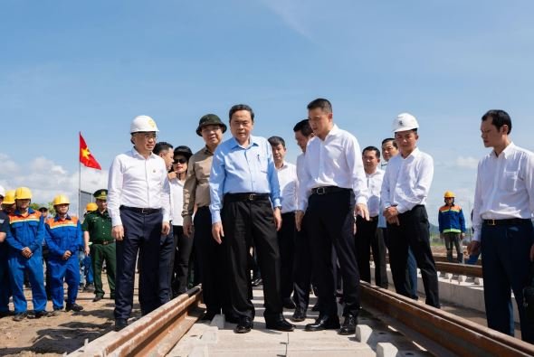 Chủ tịch Quốc hội Trần Thanh Mẫn khảo sát dự án đường sắt nhẹ LRT Phú Quốc Chủ tịch Quốc hội Trần Thanh Mẫn khảo sát dự án đường sắt nhẹ LRT Phú Quốc