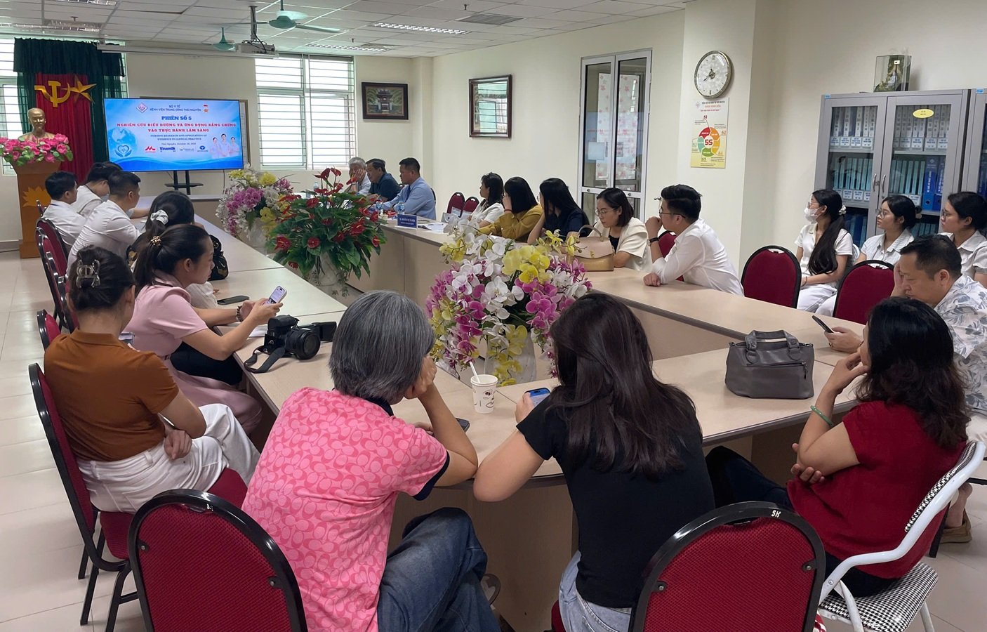 Điều dưỡng trong kỷ nguyên số: Từ năng lực thực hành đến chất lượng chăm sóc người bệnh Điều dưỡng trong kỷ nguyên số: Từ năng lực thực hành đến chất lượng chăm sóc người bệnh - Hình 1
