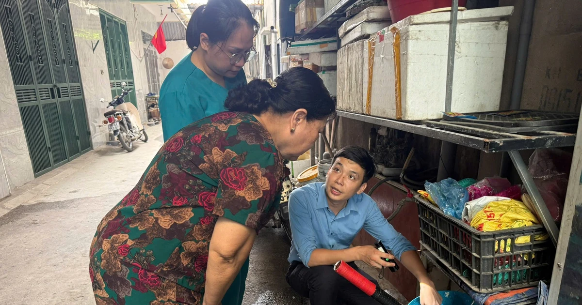 Triển khai các chiến dịch vệ sinh môi trường diệt bọ gậy, phun hóa chất diệt muỗi để phòng bệnh sốt xuất huyết