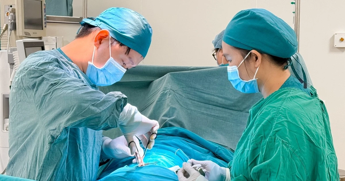Bé trai phải cắt bỏ 10cm ruột vì dạng lồng ruột hiếm gặp
