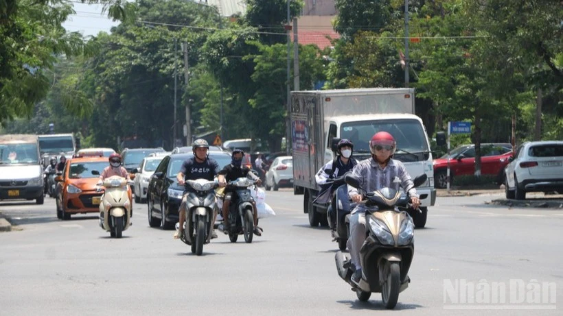 Thời tiết ngày 28/10: Bắc Bộ nhiều nơi có nắng, mưa lớn bao trùm Trung Bộ